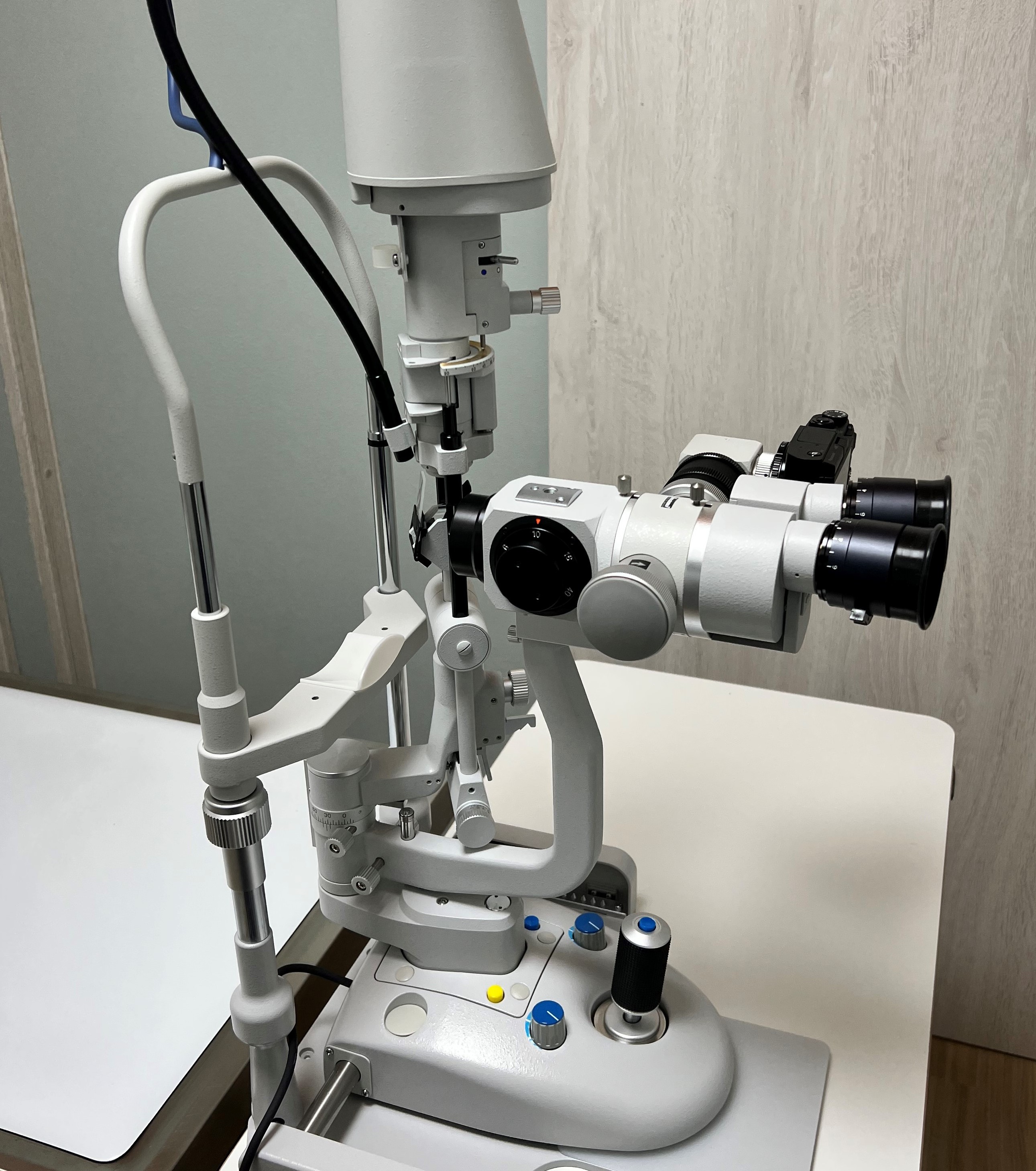 スリットランプ